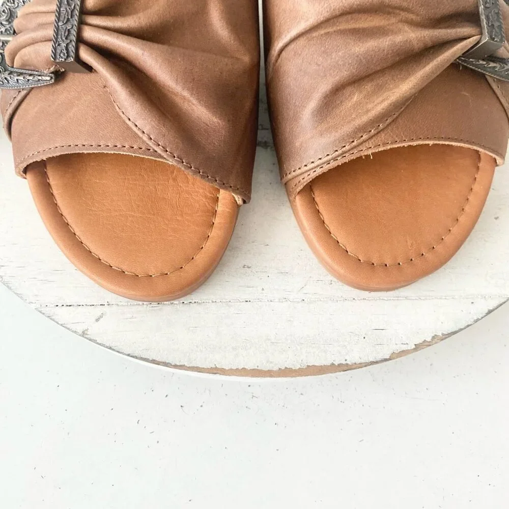 Lane Boots PONY UP Western Sandals Brown Leather Cowgirl Slip on Buckle Flats 11